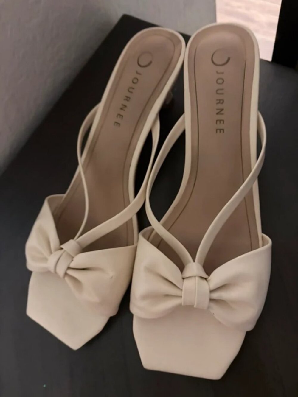 Kitten heels